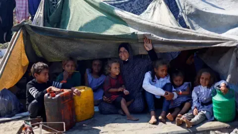 Cataclysmic Crisis across Gaza City as Israeli Tanks Continue Operations